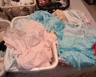 lots of silky pajamas size L-XL