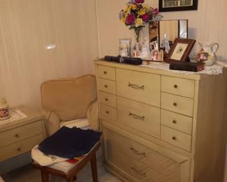 blond bedroom set