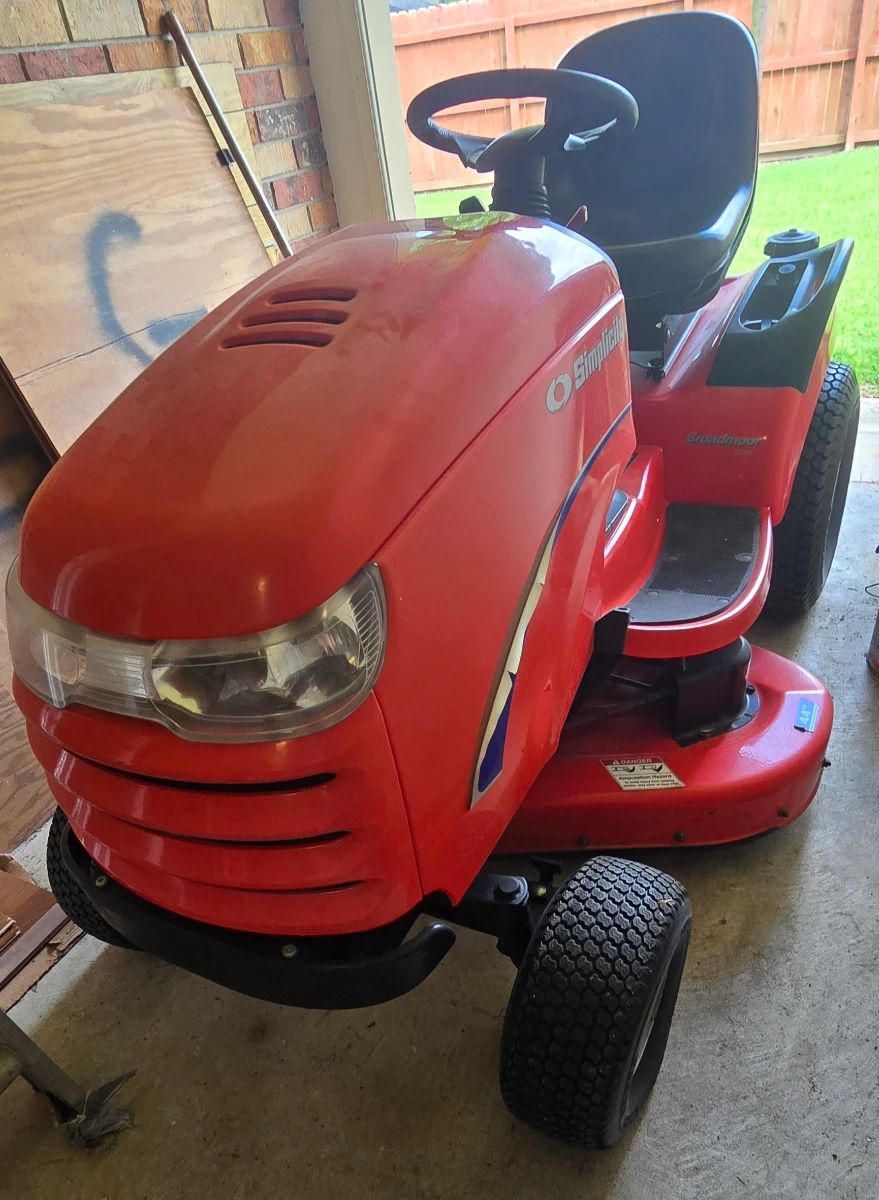 House - Garage - Workshop Full! Everything in great shape! Theres alot more! We will be adding more pictures!