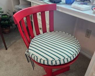 Single Desk Chair