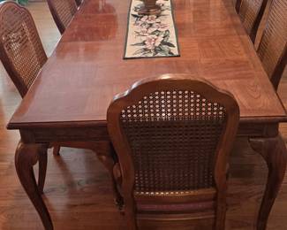 Dining Room Table with 8 Chairs and 2 Leaves