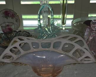Opelescent Lattice Edge Antique Bowl