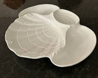 ceramic seashell-shaped serving dish