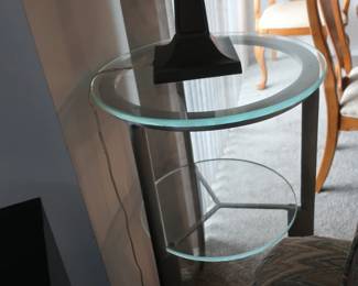 Two tier round glass table 18 1/2"