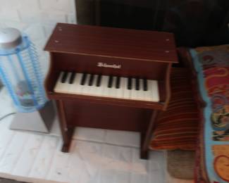 childs toy schoenhut piano