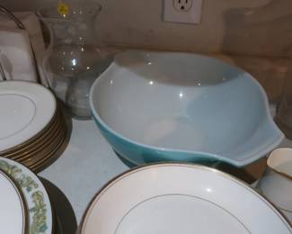 blue pyrex bowl