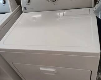 Electric dryer in excellent condition