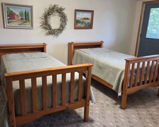 Twin bed