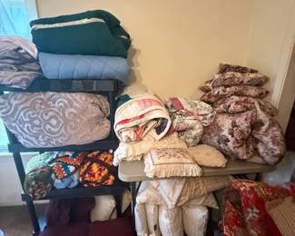 Bedding, quilts
