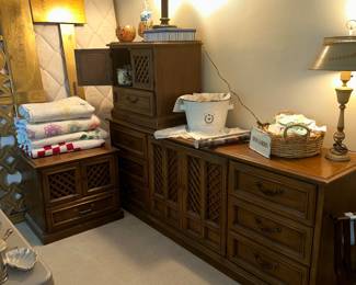Bedroom set/some very nice old quilts