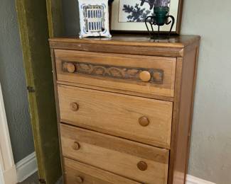Vintage chest of drawers