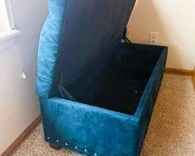 Deep Blue Tufted Velvet Storage Bench – Blue Upholstered Ottoman with Hidden Storage