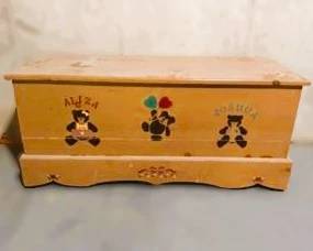 Vintage Hand-Painted Cedar Toy Chest – Rustic Children’s Storage Trunk