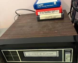  Realistic stereo 8 player