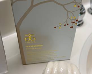 Arbonne RE9  NIB