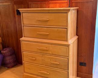 Kroehler Bachelors Chest