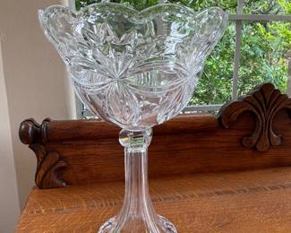 Exquisite tall pedestal bowl