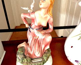 Vintage Capodimone girl with doves
