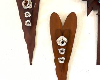 Metal hearts with flowers wall art