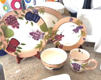 Set of 8 painted fruit china