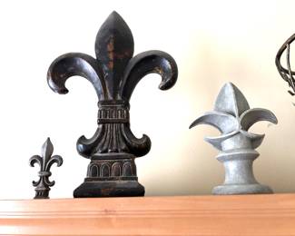 Fluer de Lis decor