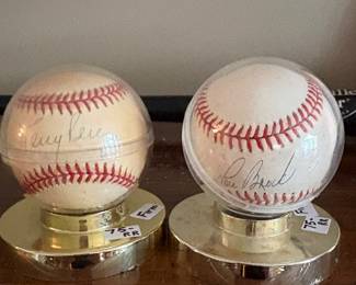 Autographed Balls (Tony Perez, Lou Brock) Firm price