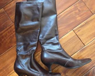 Lot # B109 - Franco Sarto Brown Knee High Boots Size 7M Elegant Pointed Toe