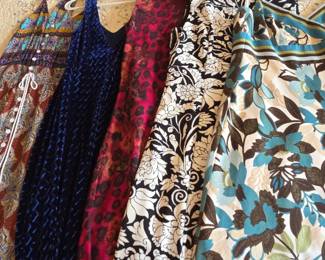 Lot # B142 - Summer Dresses Mix – Floral, Velvet, Printed Styles for Women - Sizes 4-6