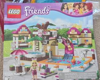 Lot # B177 - LEGO Friends Heartlake City Pool and Slide Building Set 41008