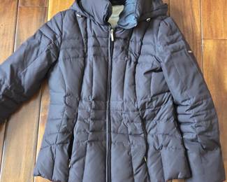 Lot # B101 - Calvin Klein Women's Puffer Jacket with Hood and Plush Lining, Size M