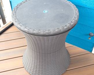Lot # B40 - Keter Pacific 7.5 Gal Outdoor Cool Bar and Side Table All Weather Resin Rattan Look