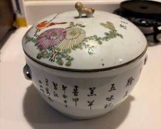 Antique Chinese Famille Rose Porcelain Kamcheng Pot with Lid and Rosewood Stand