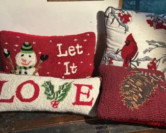 Many decorative pillows 