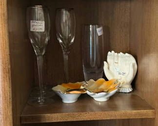Lot 314: Crystal glassware and porcelain items collection