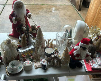 Lot 231: Assorted Christmas Decorations and Ornaments