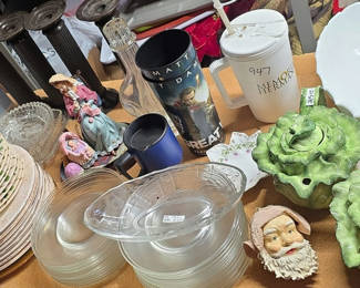 Lot 109: Kitchen And Decor