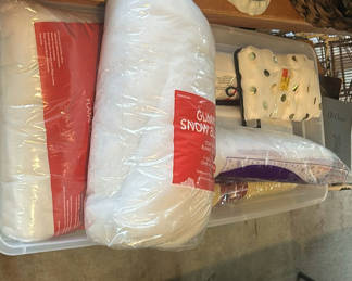 Lot 225: White blankets and decorative throw