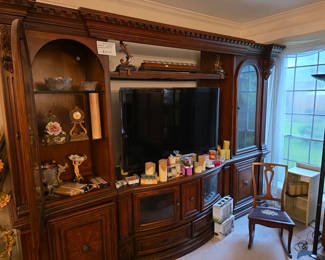 Lot 124: Candles And Decor