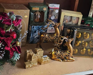 Lot 100: Xmas Decor
