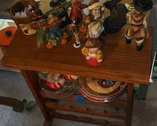 Lot 18: Autumn harvest and holiday decor on wooden shelf