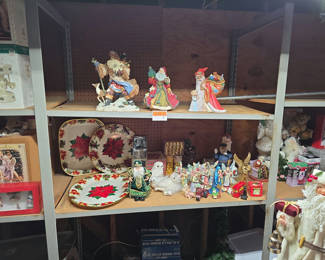 Lot 104: Xmas Decor