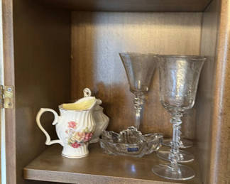 Lot 318: Glassware and Floral Porcelain Collection