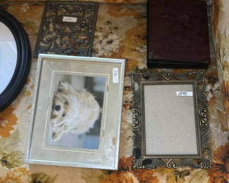 Lot 271: Assorted Picture Frames