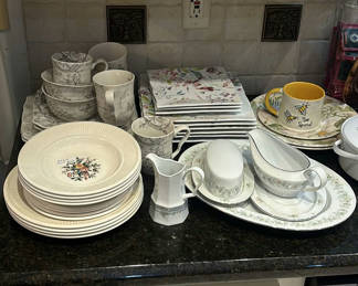 Lot 241: Assorted floral dinnerware and kitchenware