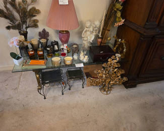 Lot 130: Coffee Table and items 