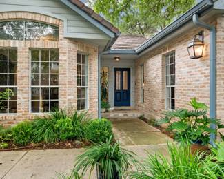 House is for sale. Contact Melissa Wiggins 210-332-0310.