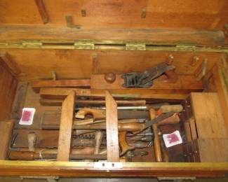 Carpenters Tool Chest w/Lots of Wood Working Tools