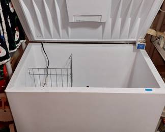 Frigidaire chest freezer