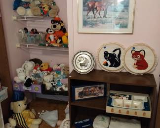 stuffies, toys