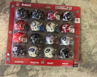 Riddell pocket size conference set